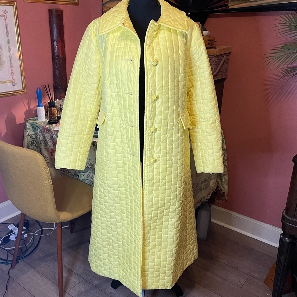Vintage Mid century yellow puffer pea coat Fits like a small Label is Spindrift - Picture 2 of 7
